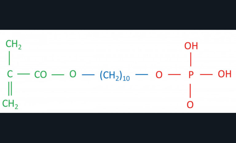 10. Formule chimique du monomère fonctionnel 10-MDP (partie rouge : groupement fonctionnel phosphate ; partie bleue : groupement espaceur, partie verte : groupement méthacrylate).